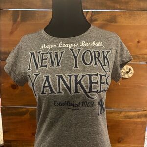 Gray New York Yankees Tee